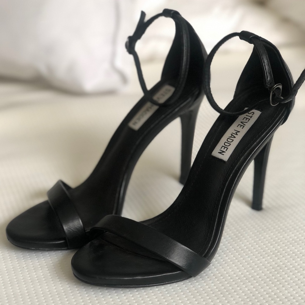 Steve Madden strappy heeled sandal - sz 7 -worn 1x